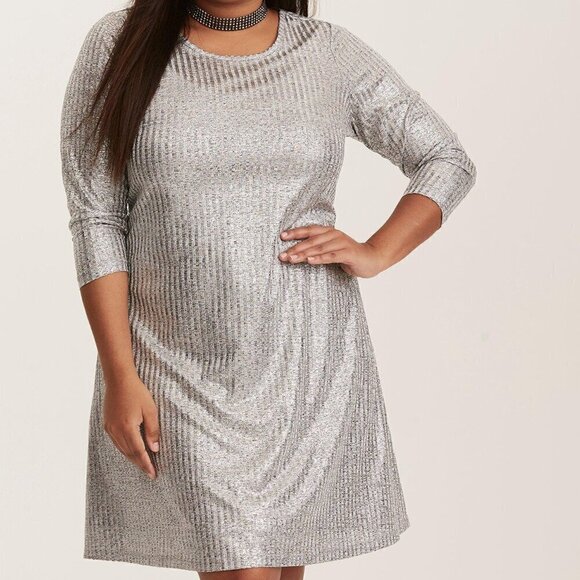 Torrid Trapeze Dress Size 2 2X Silver Metallic Shimmer Ribbed Knit 3/4 Sleeve - Picture 2 of 13